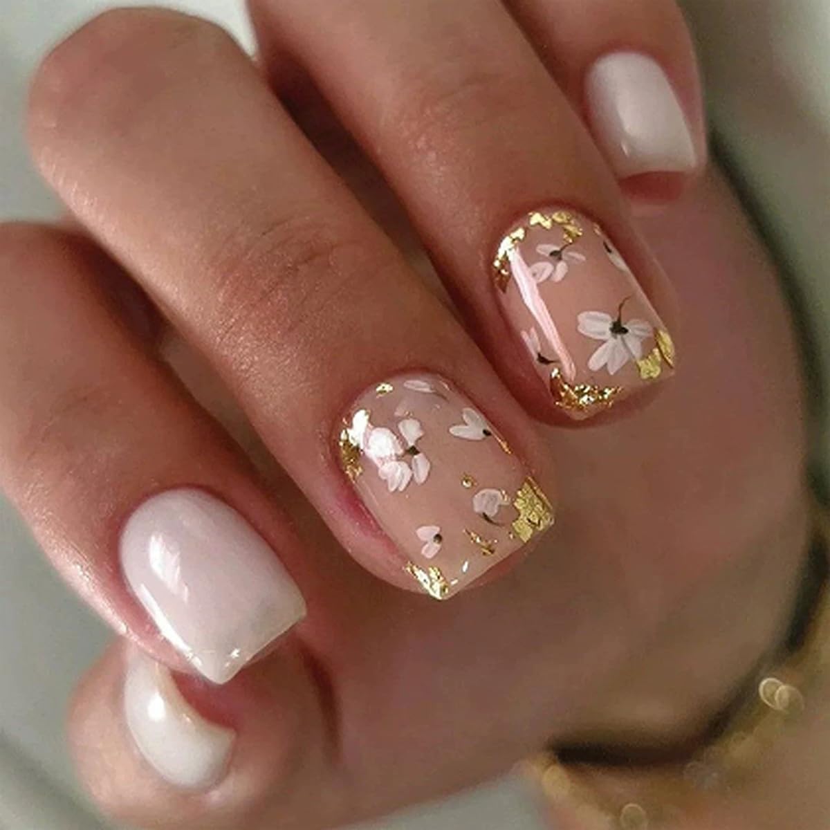 Summer Press On Nails Kit White and Gold Foil Flower Designs for Nail Art Enthusiasts
| Glossy Finish Acrylic Nails Sho